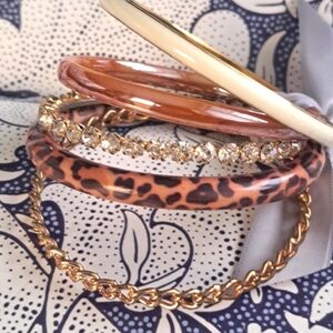 Set of 5 bracelets gold and brown tones